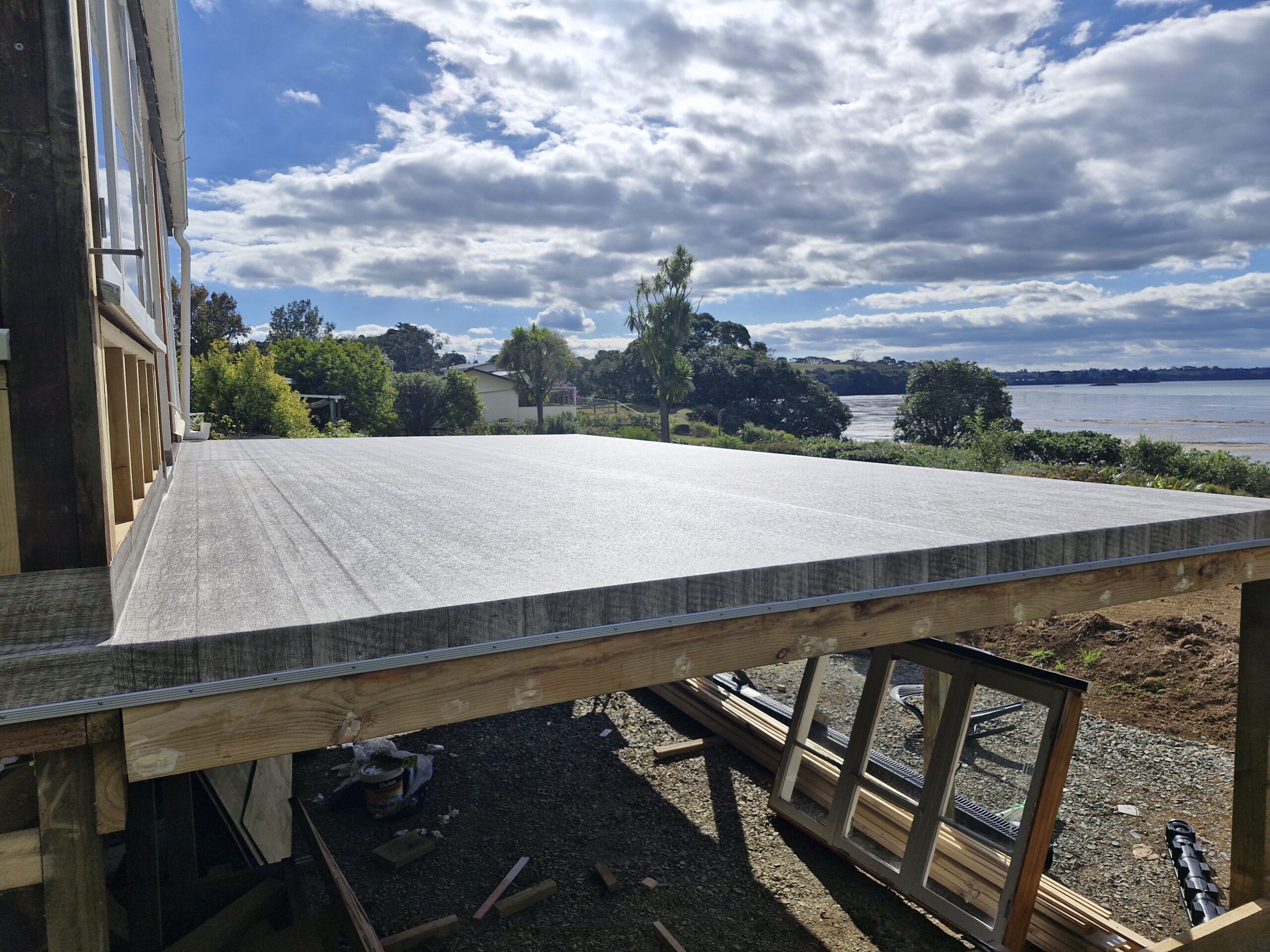 Read more about the article Dec-K-ing waterproofing